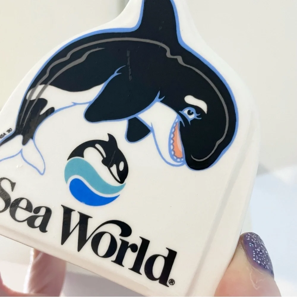 New Rare Vintage 1990 🐳🖤 Sea World Shamu ceramic piggy bank ~4”x4”